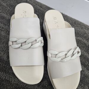 Matisse JADA Ivory Leather Wedge Slide W/ Chain 9
